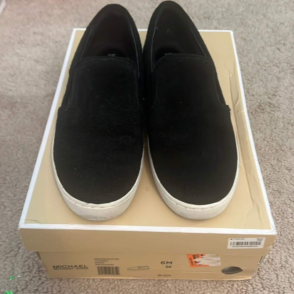Michael Kors Keaton slip on size 6M